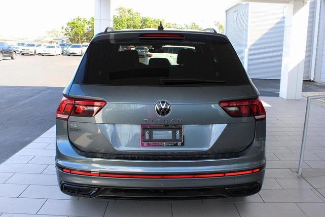 Photo of 2024 Platinum Gray Volkswagen Tiguan