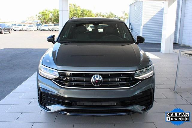 Photo of 2024 Platinum Gray Volkswagen Tiguan