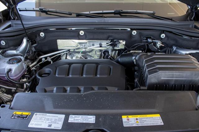 Photo of 2025 Silver Mist Metallic Volkswagen Atlas
