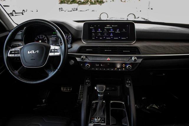 Photo of 2022 Wolf Gray Kia Telluride