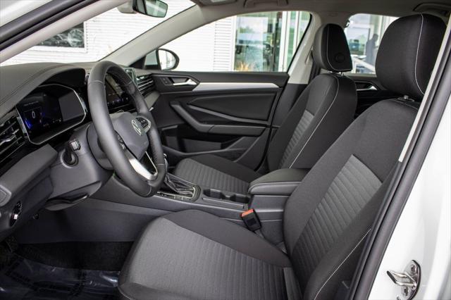 Photo of 2025 Pure White Volkswagen Jetta