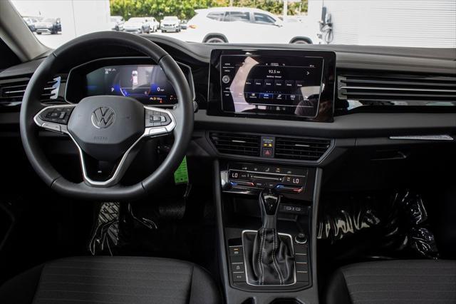Photo of 2025 Pure White Volkswagen Jetta