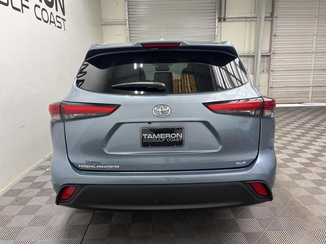 Photo of 2023 Blue Toyota Highlander