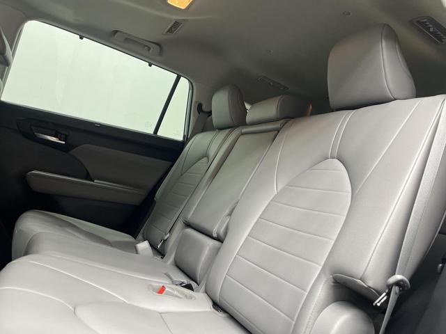 Photo of 2023 Blue Toyota Highlander