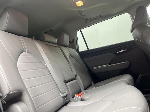 Photo of 2023 Blue Toyota Highlander