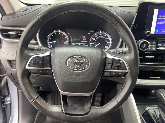 Photo of 2023 Blue Toyota Highlander