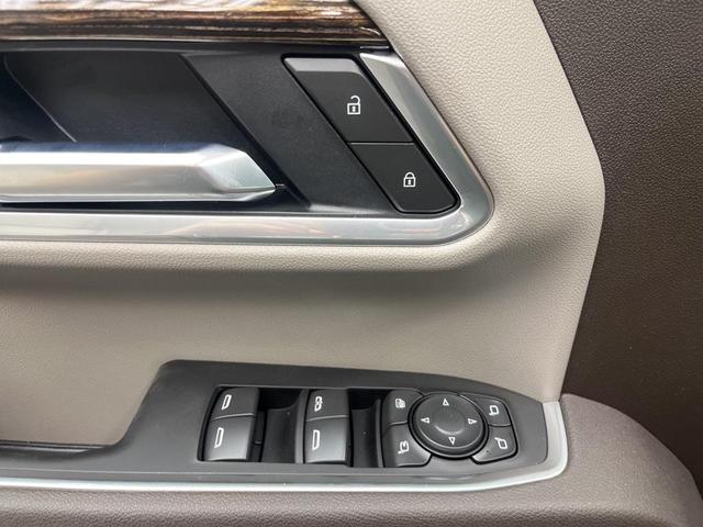 Photo of 2025 Summit White GMC Sierra 2500
