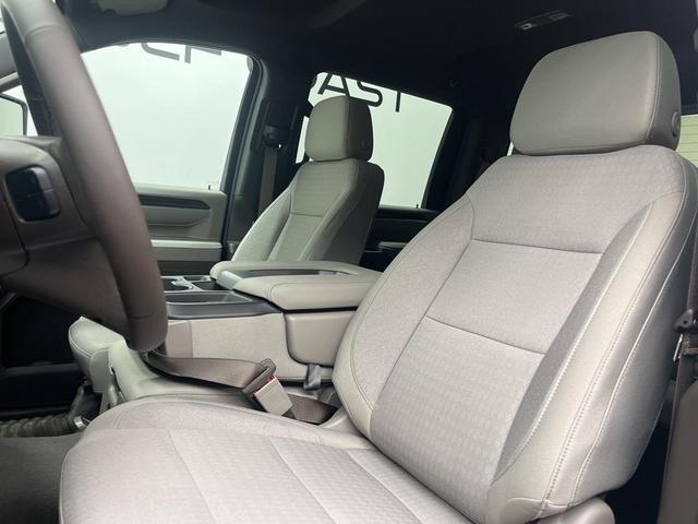 Photo of 2025 Summit White GMC Sierra 2500