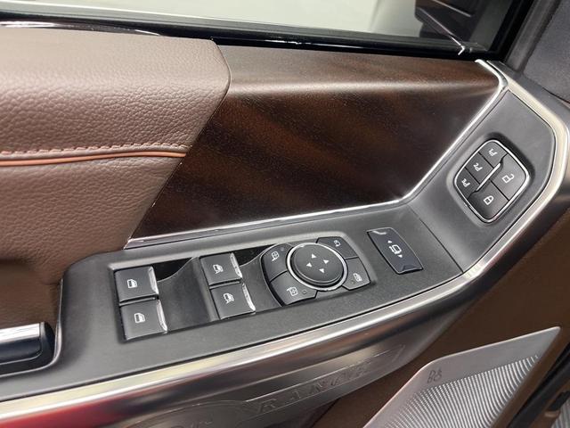 Photo of 2024 Agate Black Metallic Ford F-250