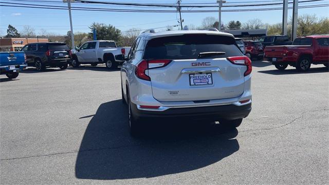 Photo of 2022 Quicksilver Metallic GMC Terrain