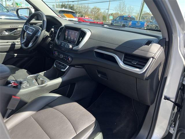 Photo of 2022 Quicksilver Metallic GMC Terrain