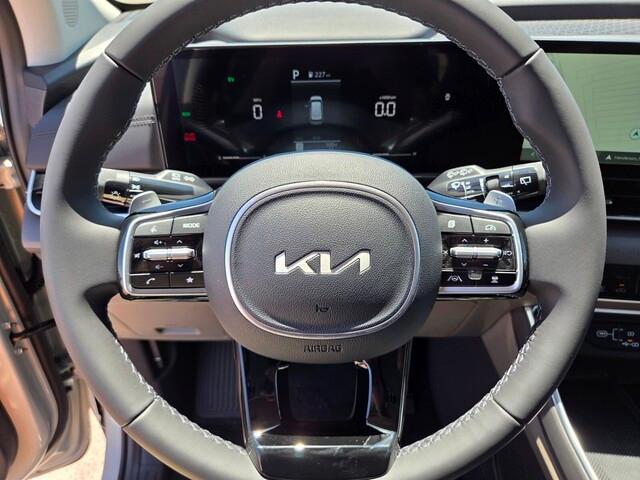 Photo of 2026 Silver Kia Carnival Hybrid