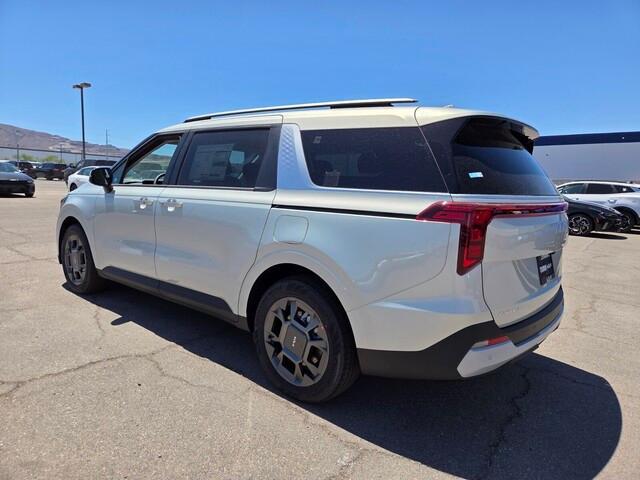 Photo of 2026 Silver Kia Carnival Hybrid