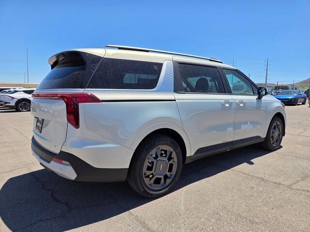Photo of 2026 Silver Kia Carnival Hybrid