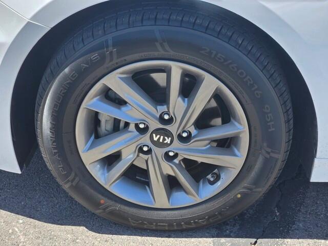 Photo of 2020 White Kia Optima