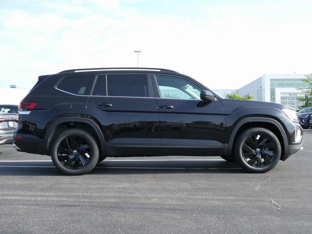 Photo of 2025 Deep Black Pearl Volkswagen Atlas
