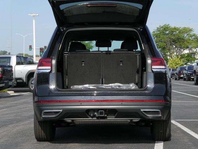 Photo of 2025 Deep Black Pearl Volkswagen Atlas