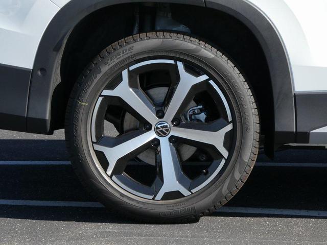 Photo of 2025 Pure White Volkswagen Tiguan