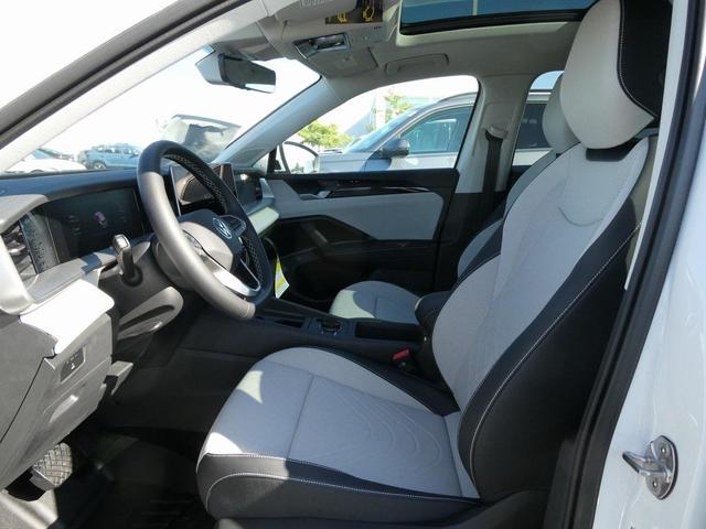 Photo of 2025 Pure White Volkswagen Tiguan