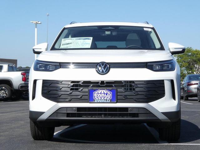 Photo of 2025 Pure White Volkswagen Tiguan