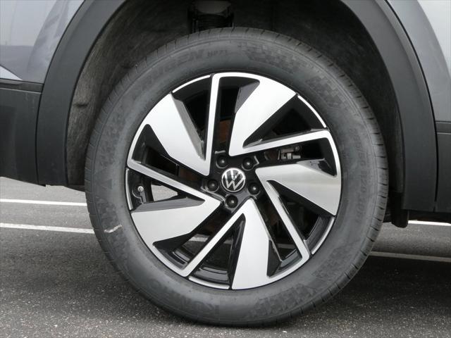 Photo of 2025 Gray Volkswagen Atlas