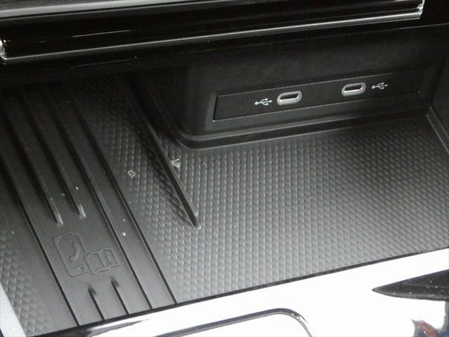 Photo of 2025 Gray Volkswagen Atlas