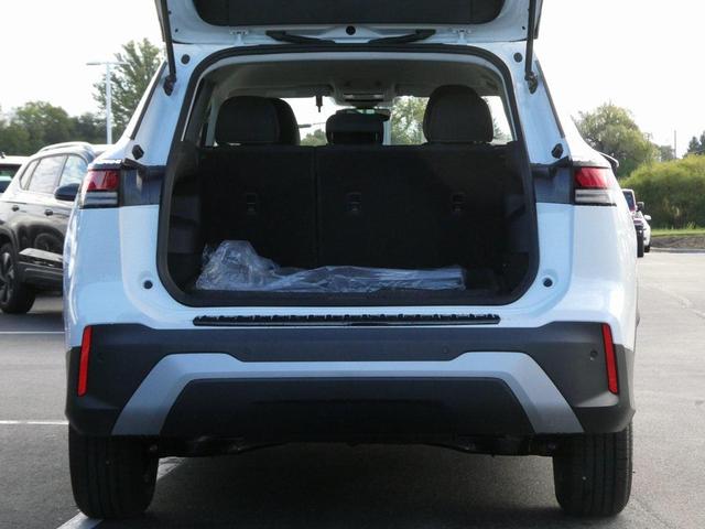 Photo of 2025 Pure White Volkswagen Tiguan