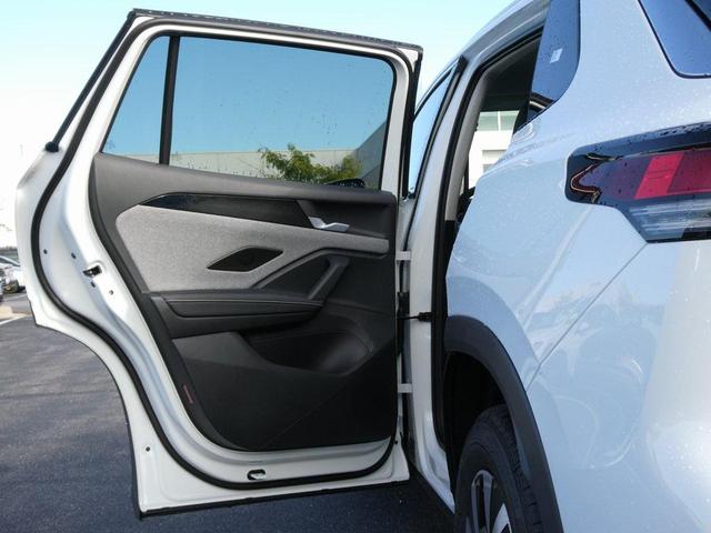 Photo of 2025 Pure White Volkswagen Tiguan