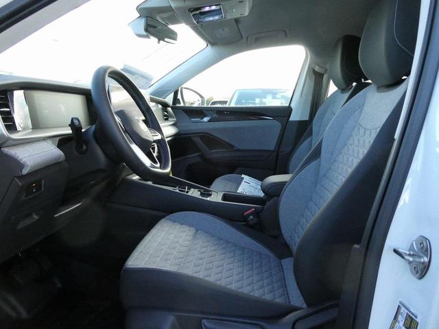 Photo of 2025 Pure White Volkswagen Tiguan