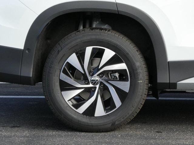 Photo of 2025 Pure White Volkswagen Tiguan