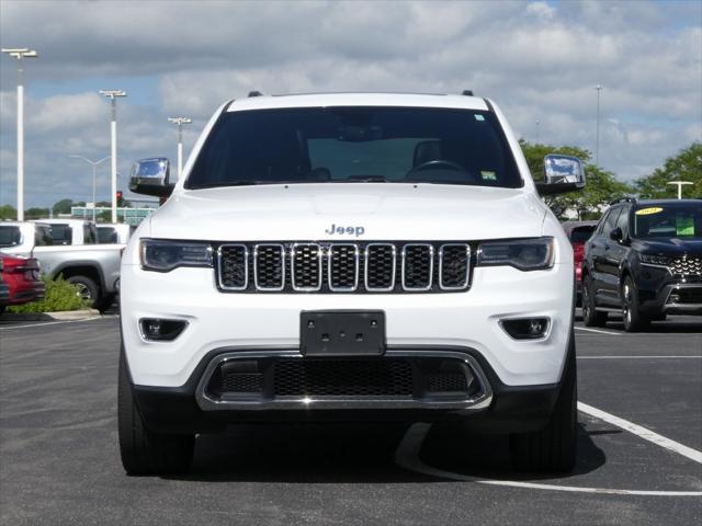 Photo of 2017 Bright White Clearcoat Jeep Grand Cherokee