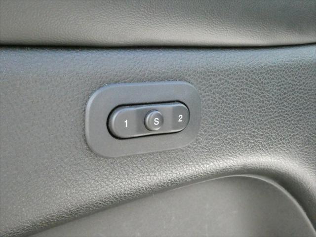 Photo of 2017 Bright White Clearcoat Jeep Grand Cherokee