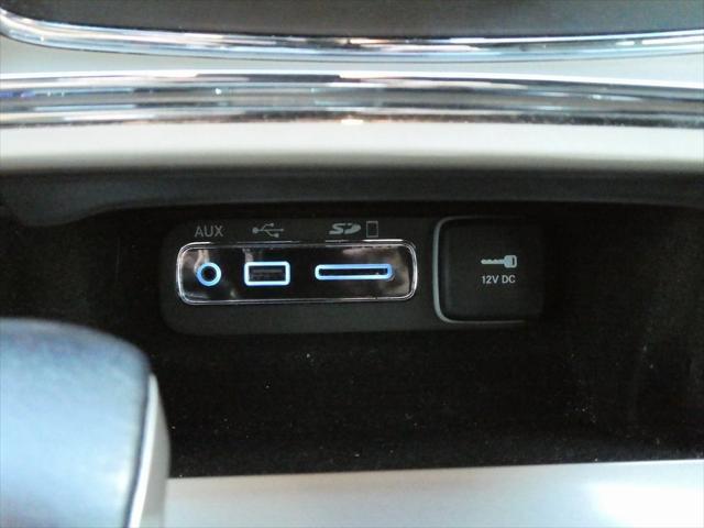 Photo of 2017 Bright White Clearcoat Jeep Grand Cherokee