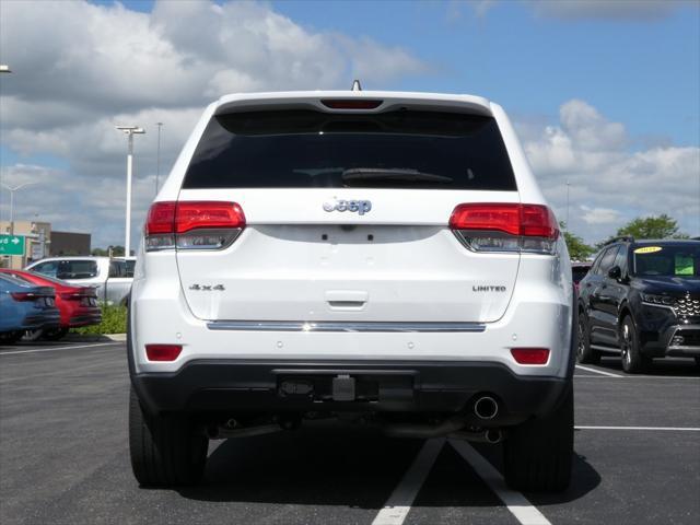 Photo of 2017 Bright White Clearcoat Jeep Grand Cherokee