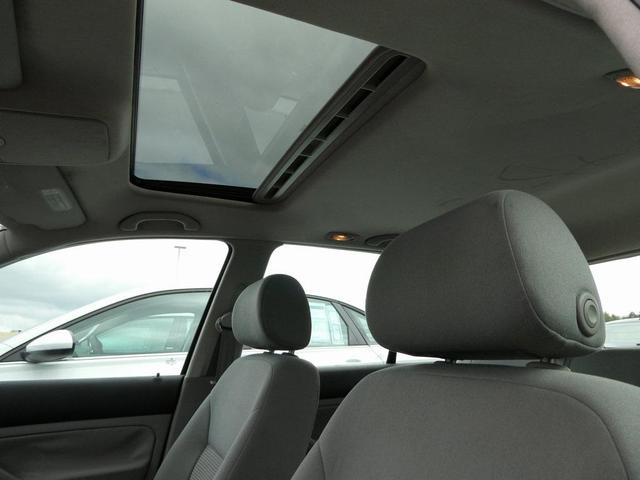 Photo of 2006 Black Volkswagen Golf