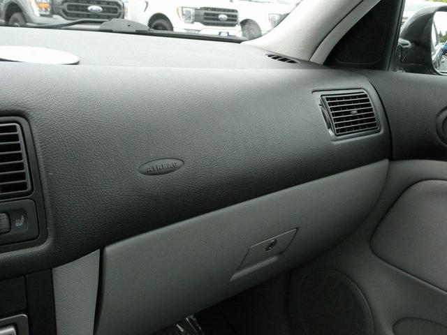 Photo of 2006 Black Volkswagen Golf