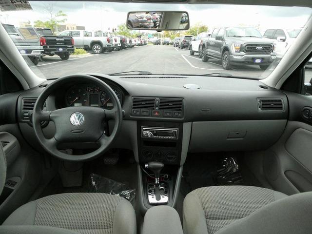 Photo of 2006 Black Volkswagen Golf