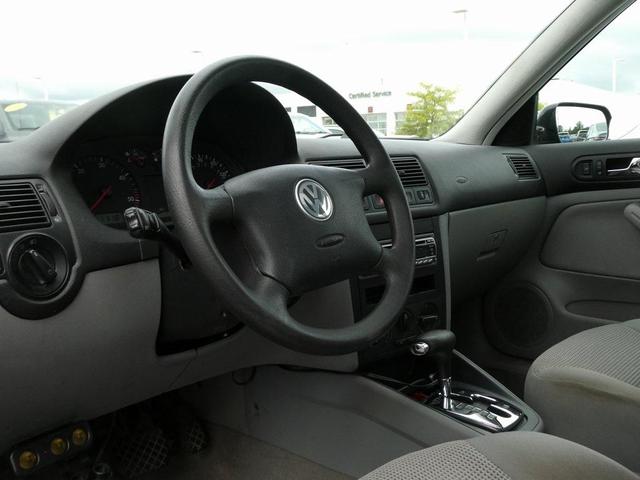 Photo of 2006 Black Volkswagen Golf