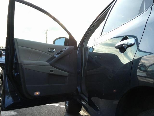 Photo of 2011 Platinum Graphite Metallic Nissan Murano