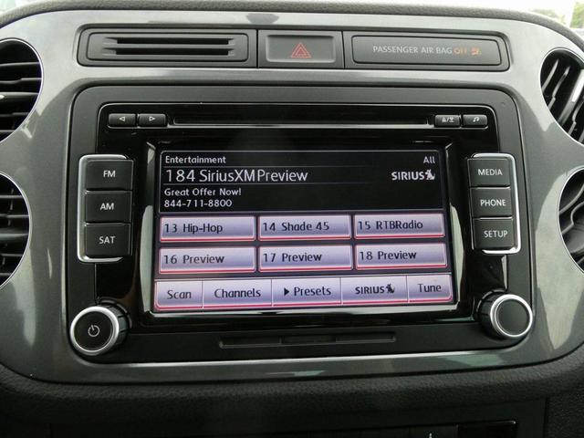 Photo of 2013 Candy White Volkswagen Tiguan