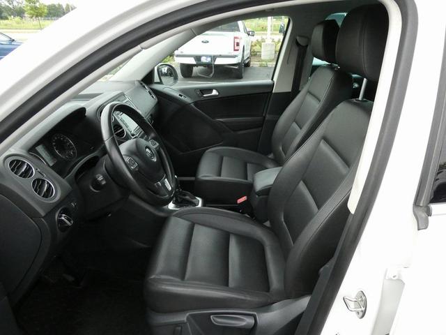 Photo of 2013 Candy White Volkswagen Tiguan