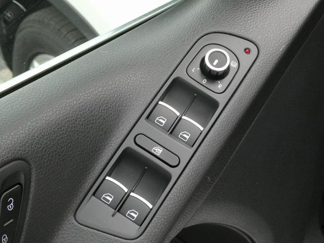 Photo of 2013 Candy White Volkswagen Tiguan