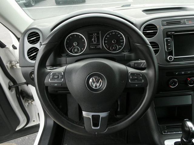 Photo of 2013 Candy White Volkswagen Tiguan