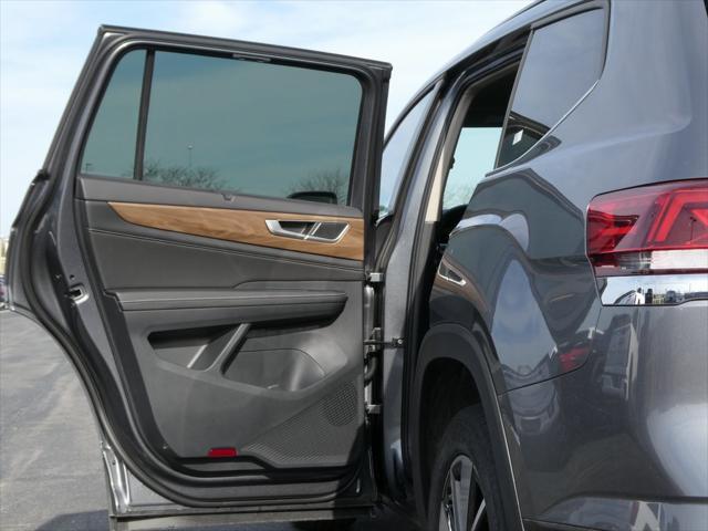 Photo of 2025 Gray Volkswagen Atlas