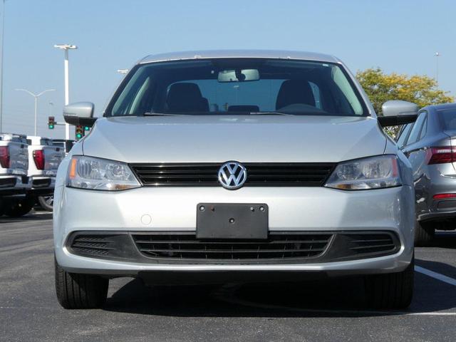 Photo of 2011 White Gold Metallic Volkswagen Jetta