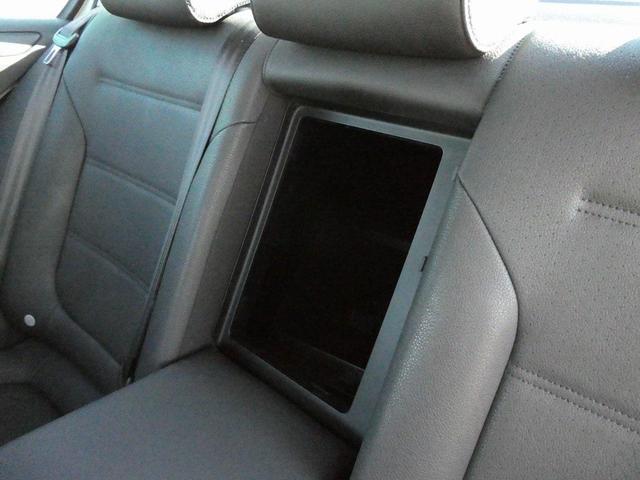 Photo of 2011 White Gold Metallic Volkswagen Jetta
