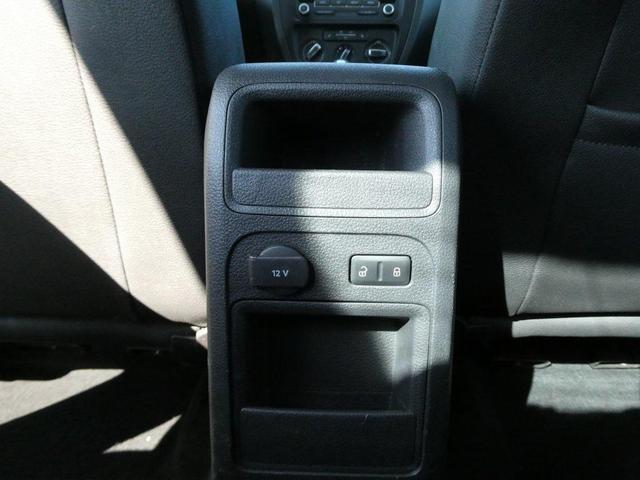 Photo of 2011 White Gold Metallic Volkswagen Jetta