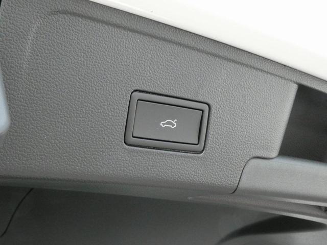 Photo of 2025 Pure White Volkswagen Atlas Cross Sport
