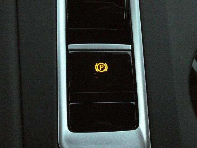 Photo of 2026 mountain lake blue metallic Volkswagen Atlas Cross Sport