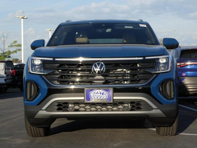 Photo of 2026 mountain lake blue metallic Volkswagen Atlas Cross Sport